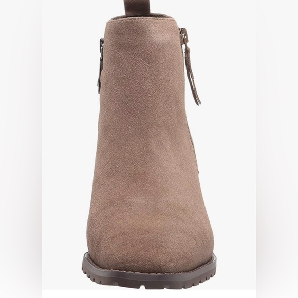 Blondo Waterproof Suede Ankle Boots with Natural Rubber soles Side Zips size 7M - Picture 9 of 9